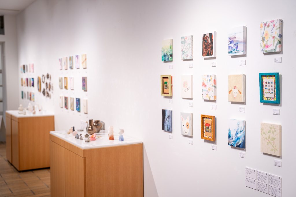 すべて即売の企画展「Made in Art」が今年も開催！作品たちの一部を紹介（2025年12月-2026年1月）